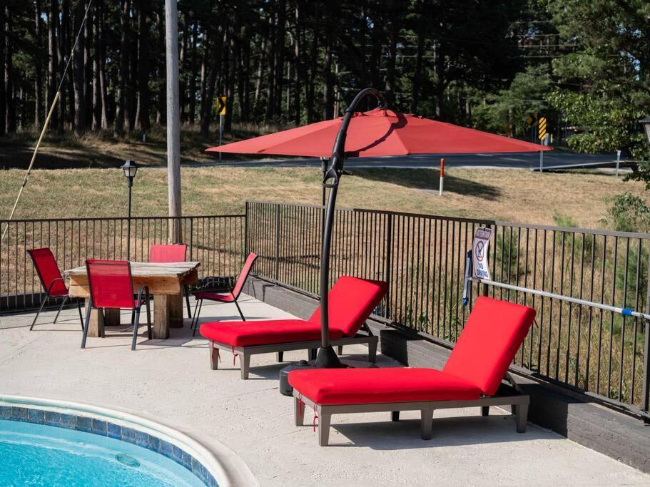 Stonegate Lodge King Bed Wifi 50 Roku Tv Salt Water Pool Room #104 Юрика-Спрінгс Екстер'єр фото